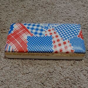 Vintage Mele Jewelry Traveling Hard Case Hardshell Earrings